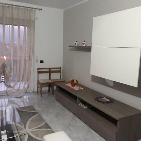 Leisure & Relaxing Apartment โกโม ภายนอก รูปภาพ